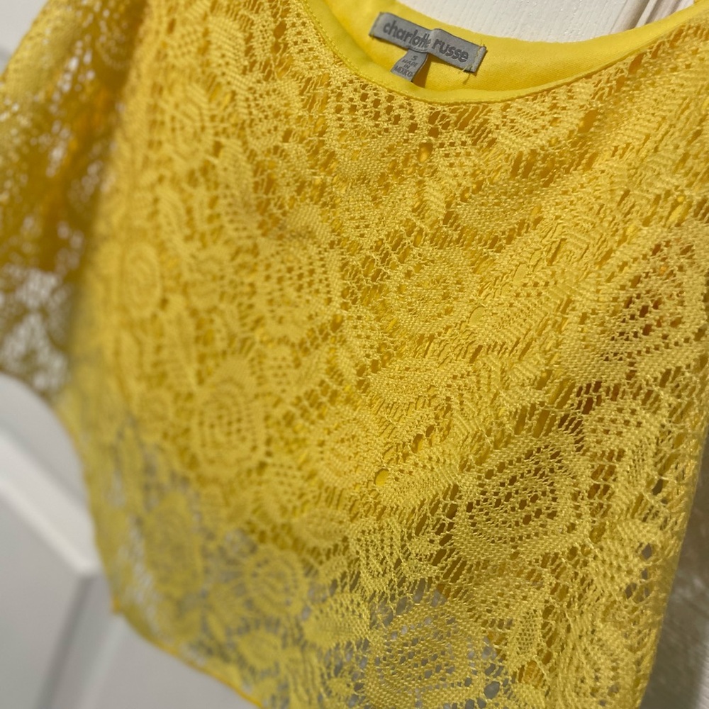 Cropped Lace Flowy Tank Top - Picture 2 of 2